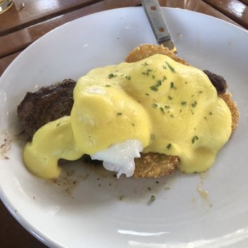 Hershey Pantry - Steak Benedict - Breakfast & Brunch Near Me - Hershey, Pennsylvania