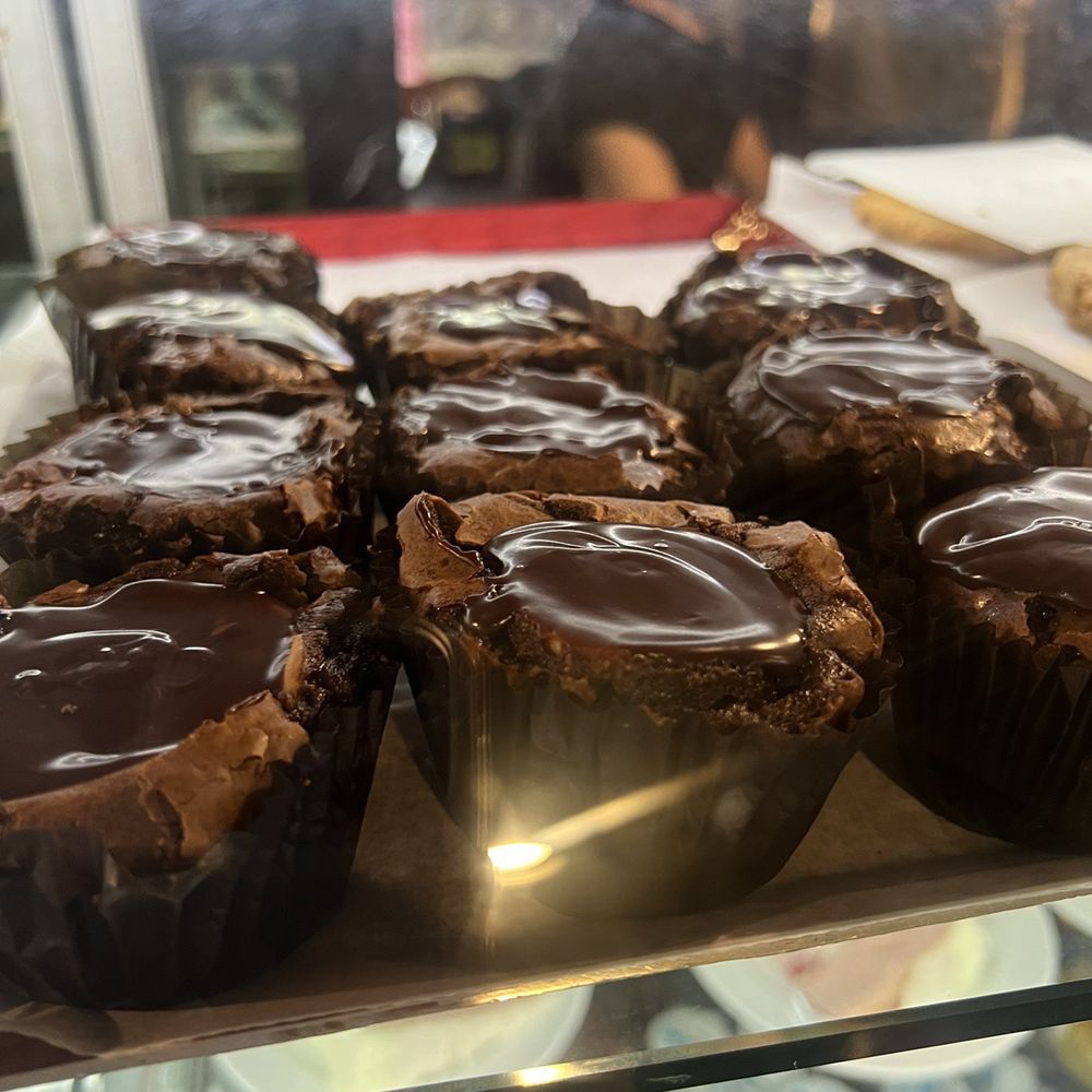 Coffee Underground - Cupcake brownie - Coffee & Tea Near Me - Greenville, South Carolina