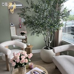 Sip and Polish Nail Bar - Our lobby