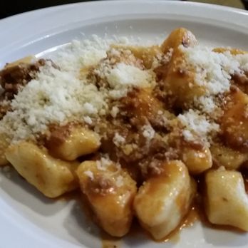 Da Mara - Gnocchi di patate con ragu - Italian Near Me - Trieste, TS