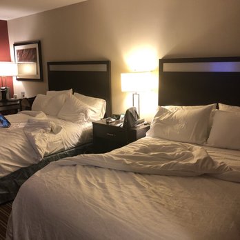 Holiday Inn Express Bakersfield - Very comfortable full-size beds - Hotels Near Me - Bakersfield, California Holiday Inn Express Bakersfield - Very comfortable full-size beds - Hotels Near Me - Bakersfield, California