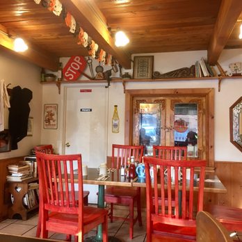 Redwood Cafe - I love the little knick-knacks - New American Near Me - Cambria, California