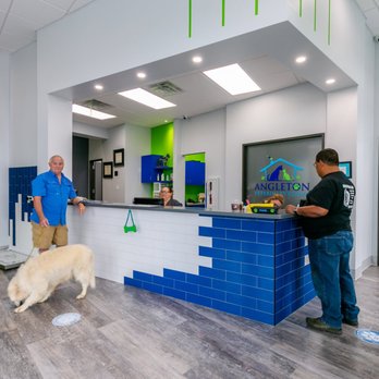 Angleton Veterinary Clinic - Veterinarians Near Me - Angleton, Texas Angleton Veterinary Clinic - Veterinarians Near Me - Angleton, Texas
