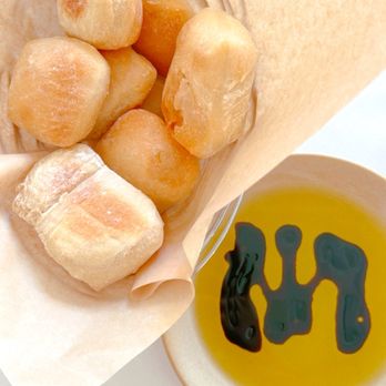 Milan - Rolls & Olive Oil Balsamic Vinaigrette - Italian Near Me - San Jose, California Milan - Rolls & Olive Oil Balsamic Vinaigrette - Italian Near Me - San Jose, California