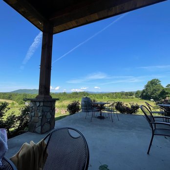 Round Peak Vineyards - Wineries Near Me - Mount Airy, North Carolina Round Peak Vineyards - Wineries Near Me - Mount Airy, North Carolina