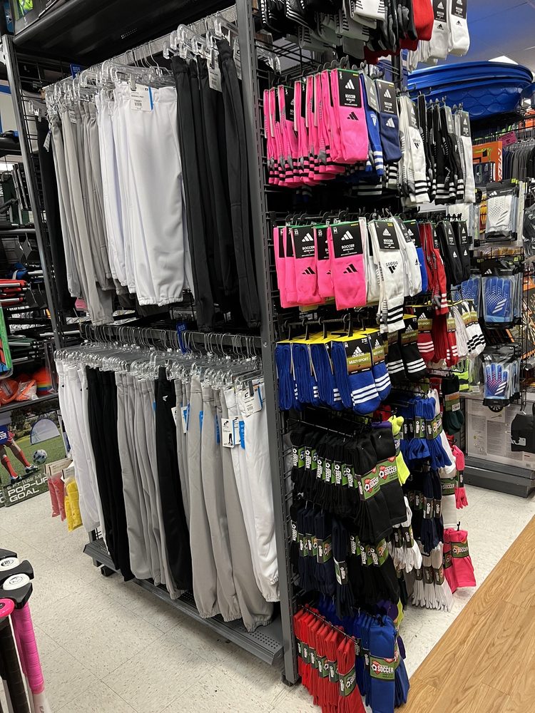 BIG 5 SPORTING GOODS Updated October 2024 28 Reviews 1301 W Covell Blvd, Davis, California