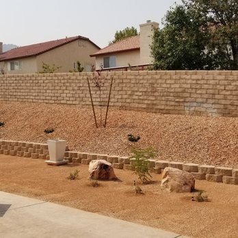 Bill's Landscaping - A few boulders are a nice touch - Landscaping Near Me - Lancaster, California Bill's Landscaping - A few boulders are a nice touch - Landscaping Near Me - Lancaster, California