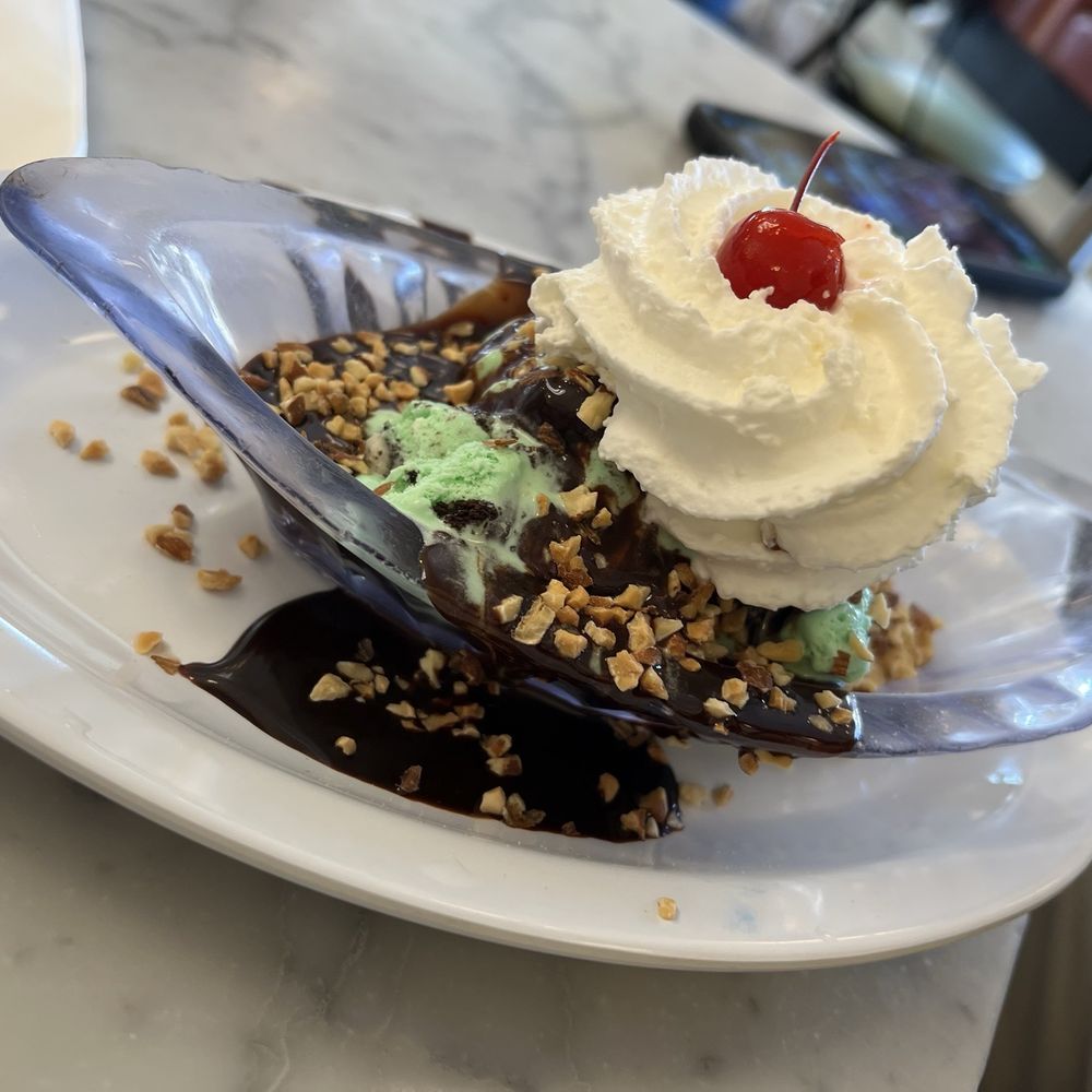 Fentons Creamery - Old-Fashioned Petite Sundae - Ice Cream & Frozen Yogurt Near Me - Oakland, California Fentons Creamery - Old-Fashioned Petite Sundae - Ice Cream & Frozen Yogurt Near Me - Oakland, California