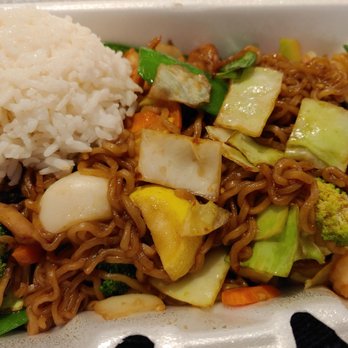 Pok's Art Asia Fusion Kitchen - Shrimp Lo Mein - Asian Fusion Near Me - Kitty Hawk, North Carolina