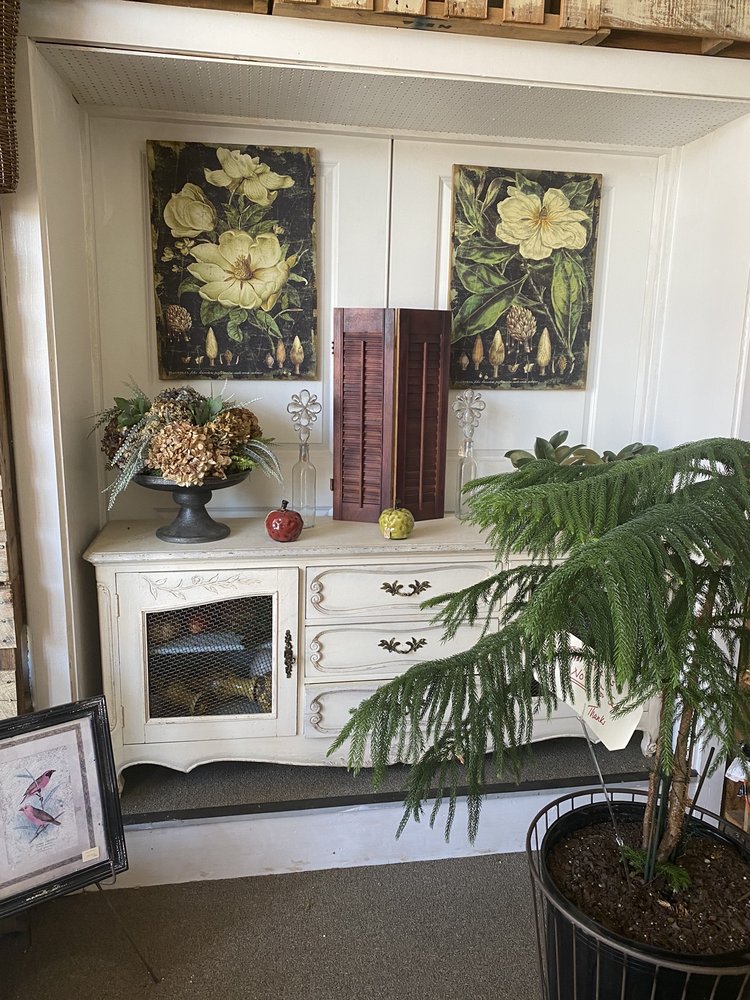 JOY’S FLOWERS & MARKETPLACE Updated September 2024 39 Photos 212