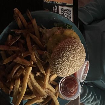 Beatstro - Beatstro Smashed Burger - American Near Me - Bronx, New York