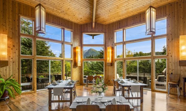 Stillpoint Lodge by null