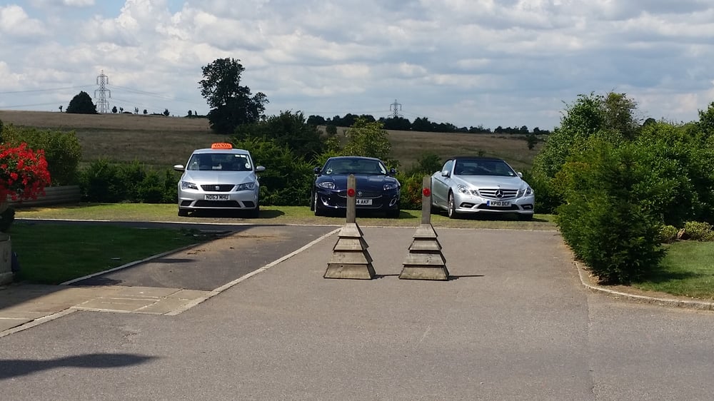 HART TAXIS 329 Fleet Road, Fleet, Hampshire, United Kingdom Taxis