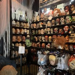 Hollywood Toys & Costumes - Halloween masks, ooooooo