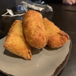 Buffalo chicken egg rolls