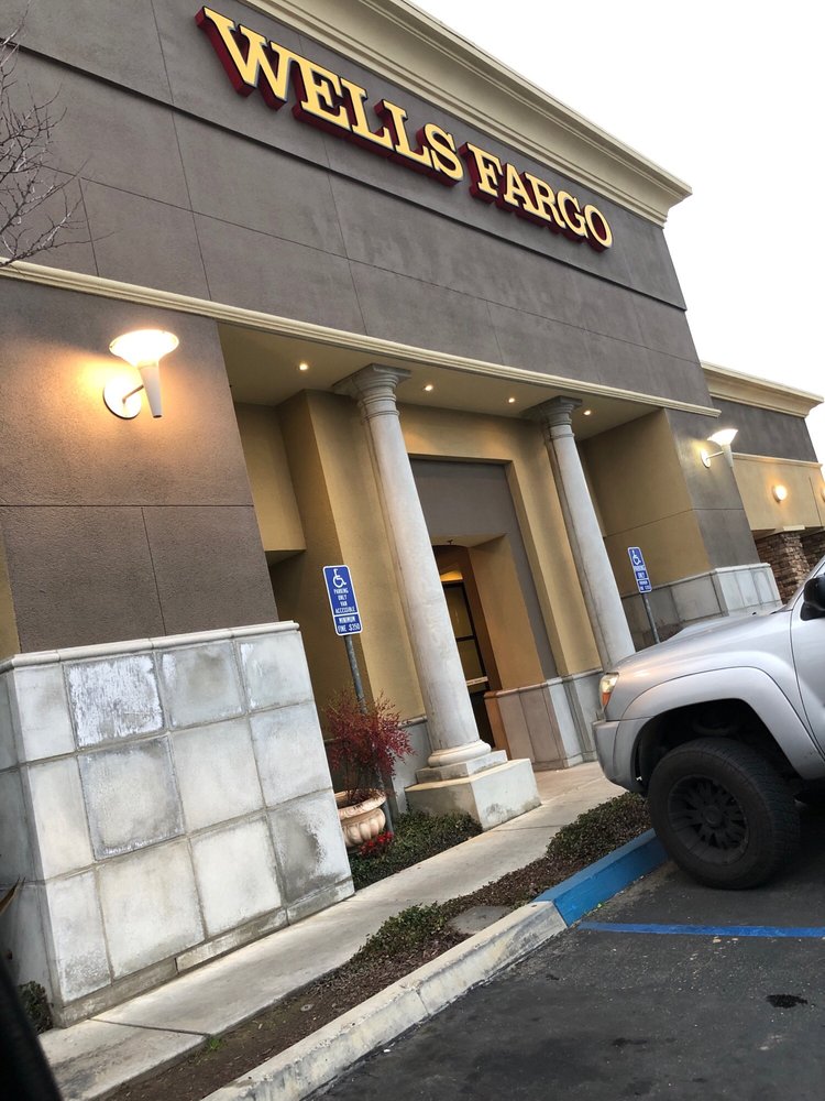 WELLS FARGO BANK 13 Reviews Banks & Credit Unions 1851 E Herndon