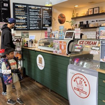 Pure Bean Coffee House - Coffee & Tea Near Me - Idyllwild-Pine Cove, California