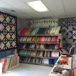 The Quilt Studio - Lots of fabric selection