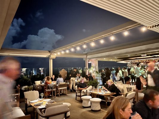 Level 6 Rooftop Restaurant Miami by null
