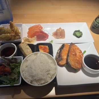 Hiyori - Salmon Teriyaki Bento Dinner - Japanese Near Me - Cypress, California