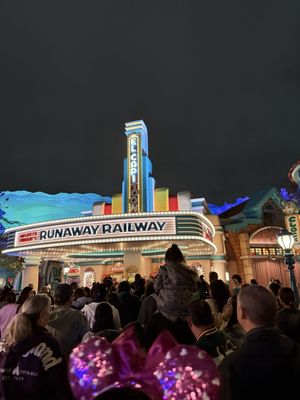 Mickey and Minnie's Runaway Railway by null