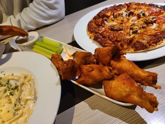 Zink Kitchen + Bar by null