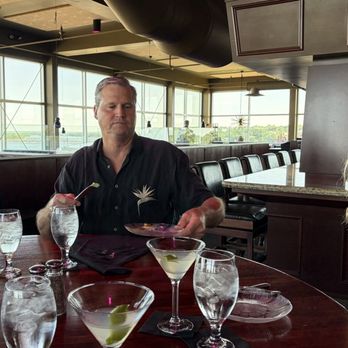 Martini's Grille - Great views - New American Near Me - Burlington, Iowa