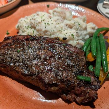Milestones Grill & Bar - Bars Near Me - Toronto, Ontario