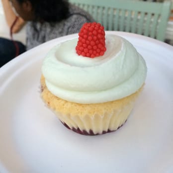 Billy's Bakery - Blackberry lime cupcake - Bakeries Near Me - New York, New York