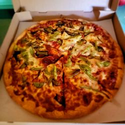 VinLouie's Pizzeria - Vin Louie's Pizza