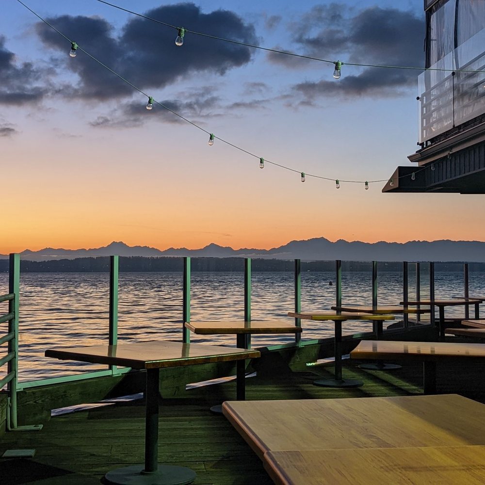 Ray's Café - Beautiful view - Seafood Near Me - Seattle, Washington Ray's Café - Beautiful view - Seafood Near Me - Seattle, Washington
