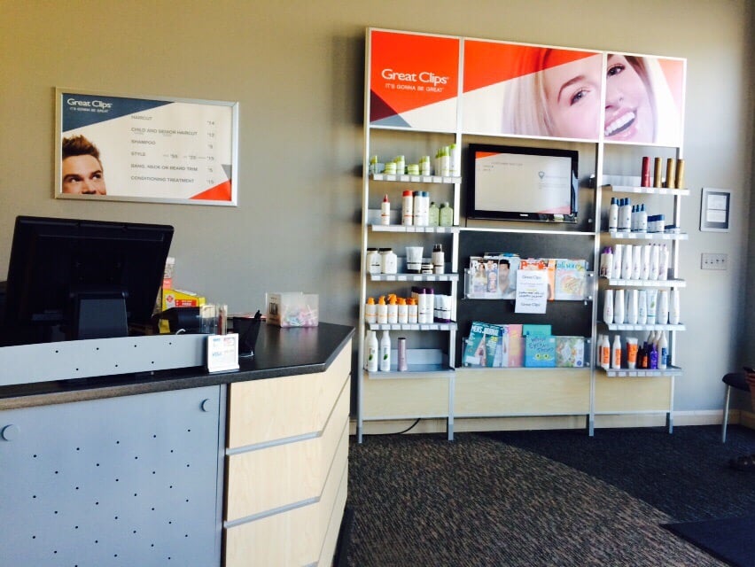 GREAT CLIPS Updated August 2024 26 Reviews 1789 Lexington Ave N