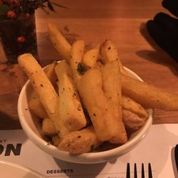 Restaurant Union - French fries with herbs!