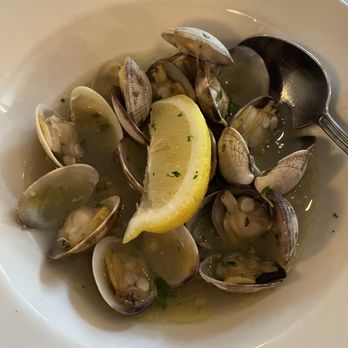 Cuvee Restaurant - Clam marinière - French Near Me - Carlton, Oregon
