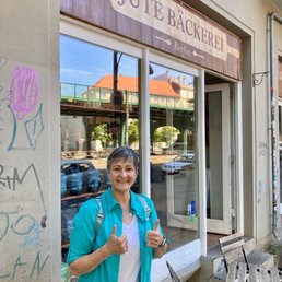 TH in front of the Bäckerei.