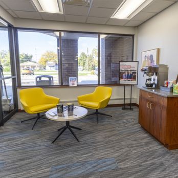 Community State Bank - Waiting area inside of the CSB Altoona location - Banks & Credit Unions Near Me - Altoona, Iowa Community State Bank - Waiting area inside of the CSB Altoona location - Banks & Credit Unions Near Me - Altoona, Iowa