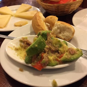 Cortijo de Pepe - Avocado and fish salad - Tapas Bars Near Me - Malaga, Massachusetts
