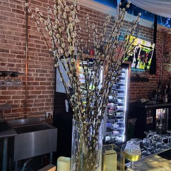 Vines and pints - Wine Bars Near Me - Gilroy, California Vines and pints - Wine Bars Near Me - Gilroy, California