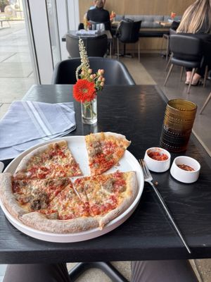 BlackSheep Pizza & Cocktails by null