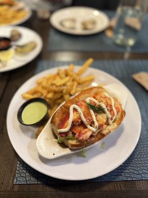 Monroe Bay Oysterette by null