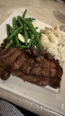 Red Parka Steakhouse & Pub by null