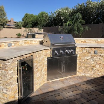 Alrey's Landscaping - an outdoor kitchen - Landscaping Near Me