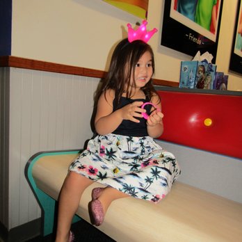 Chuck E. Cheese - Pizza Near Me - Honolulu, Hawaii
