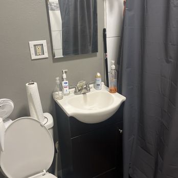 Cains Maintenance Garage - Restroom - Car Inspectors Near Me - Tyler, Texas Cains Maintenance Garage - Restroom - Car Inspectors Near Me - Tyler, Texas