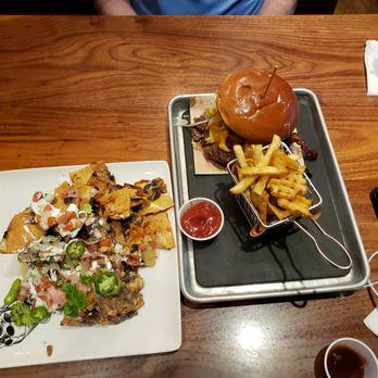 Guy Fieri's Branson Kitchen + Bar - Trash can nachos and Mac and cheese bacon burger - Bars Near Me - Branson, Missouri