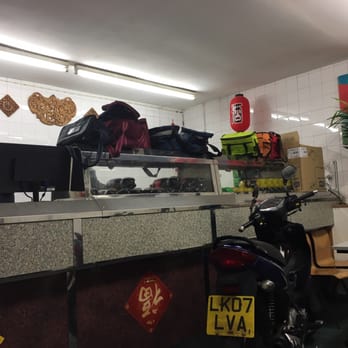 Fortune Cat - Rough and cold exterior. At least the food they make inside is tasty and fresh. - Chinese Near Me - London, XGL