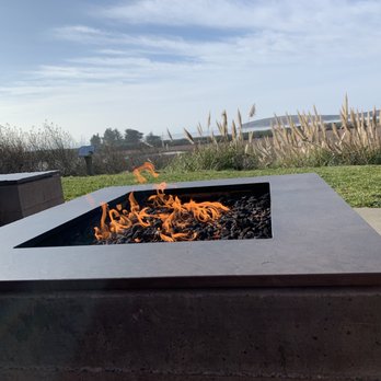 Drakes Fireside Lounge - Fire pit area - New American Near Me - Bodega Bay, California Drakes Fireside Lounge - Fire pit area - New American Near Me - Bodega Bay, California