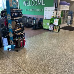 the entrance to the publix