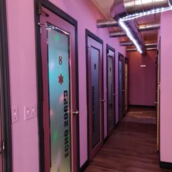 Echo Coin Karaoke - Karaoke booths