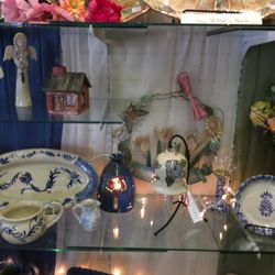 Little Red Barn Pottery Art & Antiques